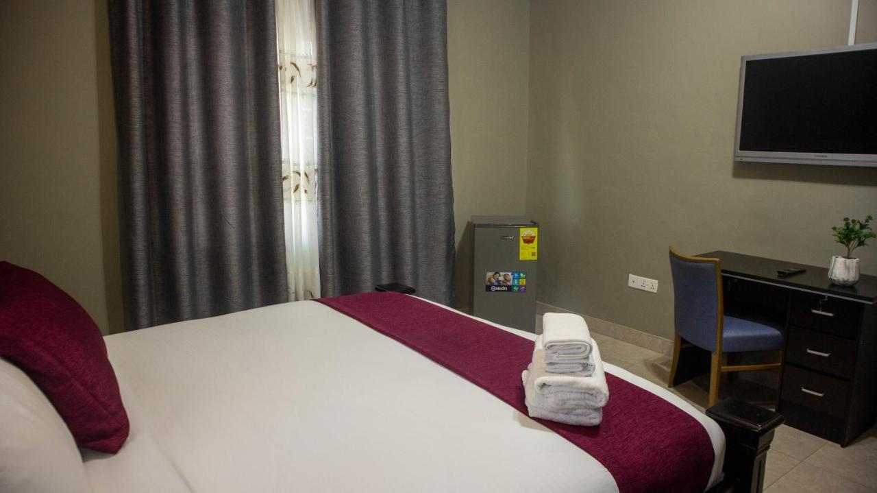 Kislas Luxury Hotel Adenta Luaran gambar