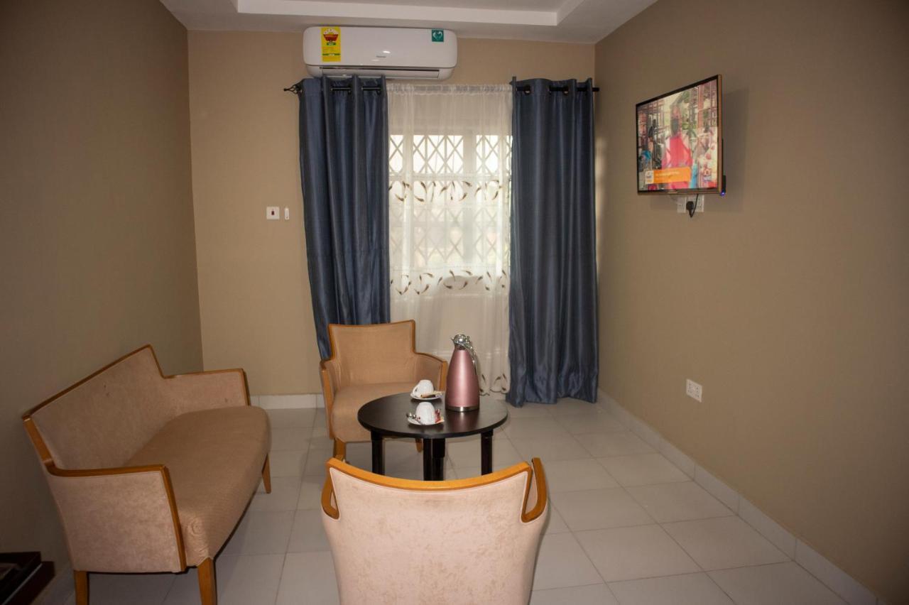 Kislas Luxury Hotel Adenta Luaran gambar