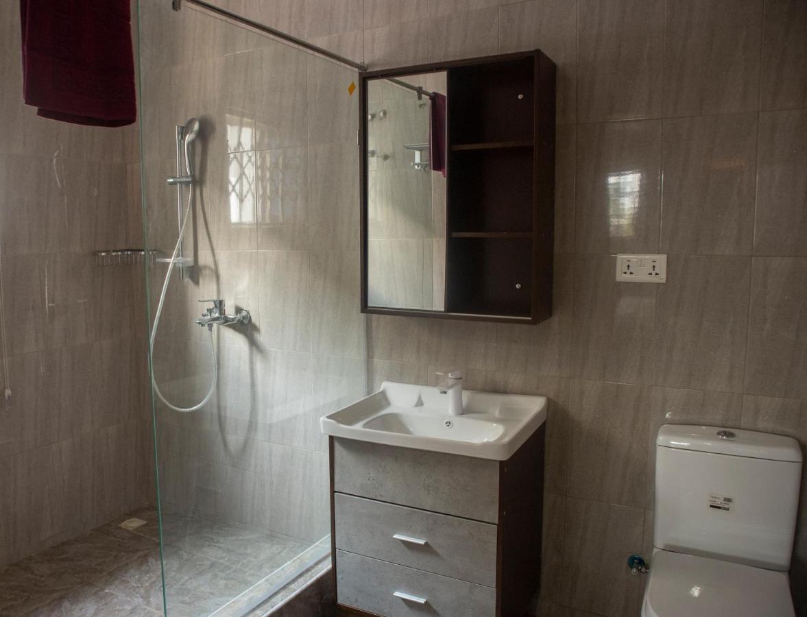 Kislas Luxury Hotel Adenta Luaran gambar
