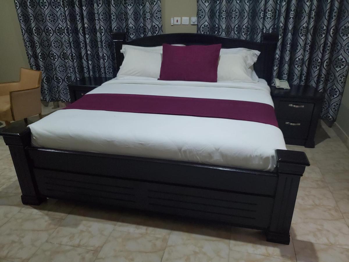 Kislas Luxury Hotel Adenta Luaran gambar